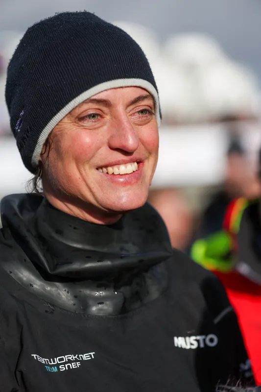 LES SABLES D'OLONNE, FRANCE - 25 JANVIER 2025 : Justine Mettraux (SUI), skipper de Team Snef, est photographiée après avoir pris la 8e place du Vendée Globe, le 25 janvier 2025 aux Sables d'Olonne, France - (Photo by LloydImages / Alea)