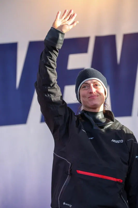 LES SABLES D'OLONNE, FRANCE - 25 JANVIER 2025 : La skipper de TeamWork - Team Snef Justine Mettraux (SUI) est photographiée sur la scène du Vendée Globe, le 25 janvier 2025 aux Sables d'Olonne, France - (Photo by LloydImages / Alea)