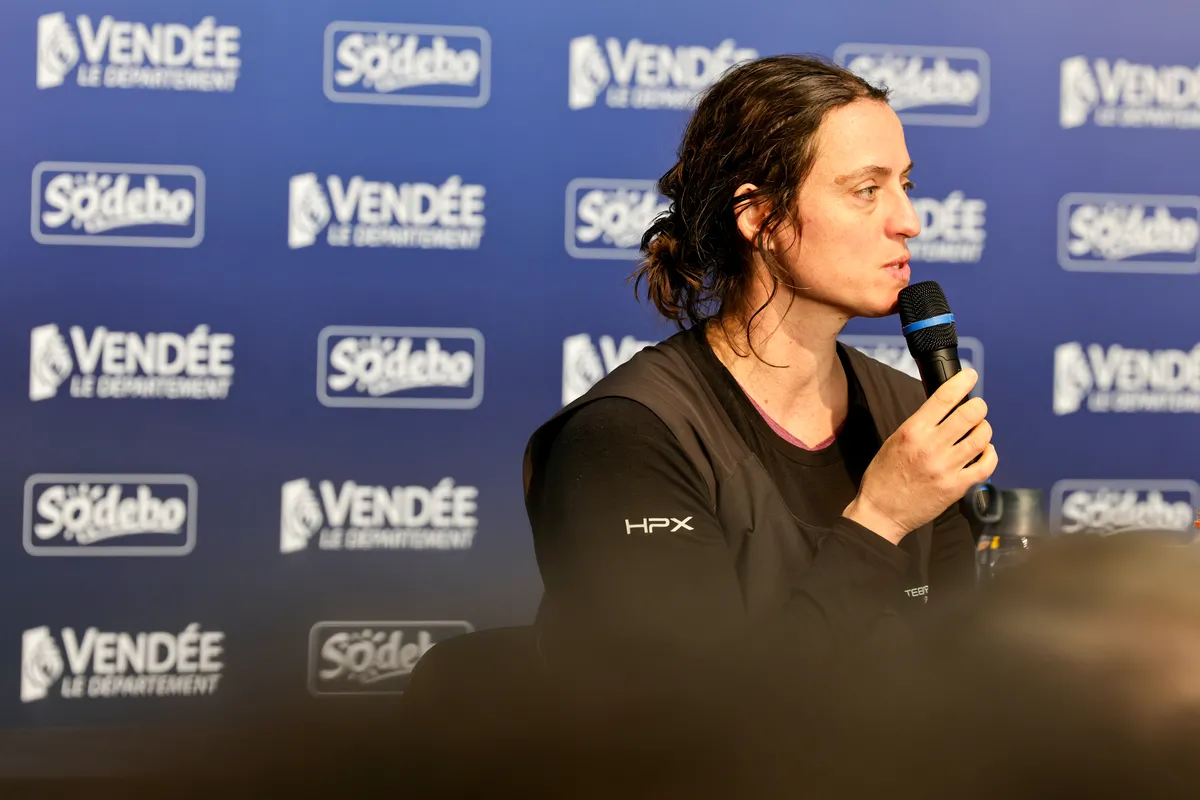 LES SABLES D'OLONNE, FRANCE - 25 JANVIER 2025 : Justine Mettraux (SUI), skipper de Team Snef, est photographiée lors de sa conférence de presse après avoir pris la 8e place du Vendée Globe, le 25 janvier 2025 aux Sables d'Olonne, France - (Photo by Anne Beauge / Alea)