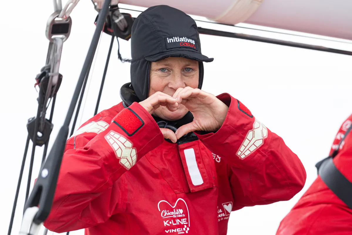 LES SABLES D'OLONNE, FRANCE - 30 JANVIER 2025 : Le skipper d'Initiatives-Cœur Sam Davies (GBR) fête sa 13ème place dans le Vendée Globe, le 30 janvier 2025 aux Sables d'Olonne, France - (Photo by LloydImages / Alea)