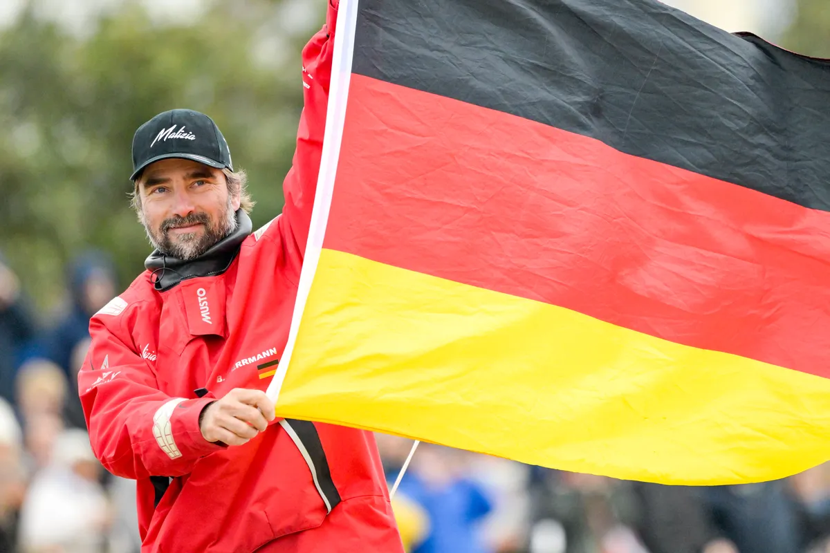 LES SABLES D'OLONNE, FRANCE - 30 JANVIER 2025 : Malizia - Le skipper de Seaexplorer Boris Herrmann (GER) est photographié après avoir pris la 12ème place du Vendée Globe, le 30 janvier 2025 aux Sables d'Olonne, France - (Photo by Olivier Blanchet / Alea)