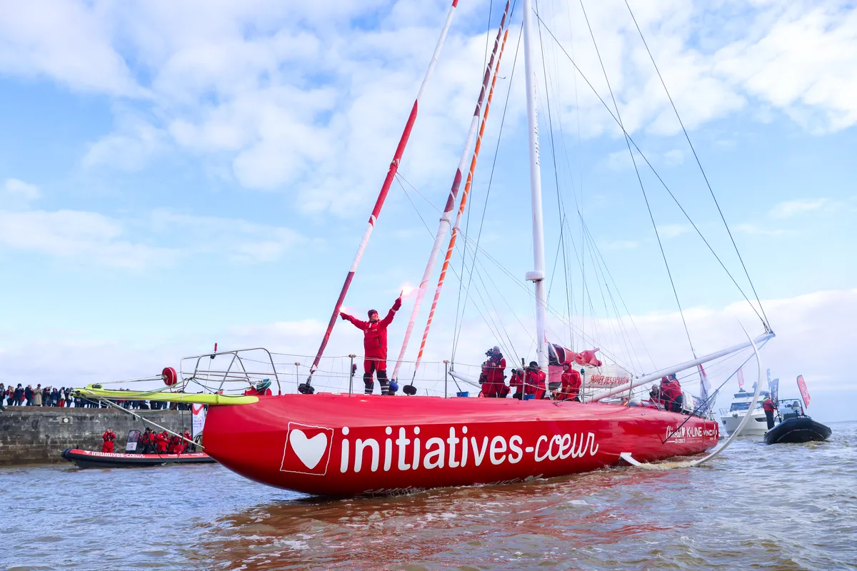 LES SABLES D'OLONNE, FRANCE - 30 JANVIER 2025 : Le skipper d'Initiatives-Cœur Sam Davies (GBR) est photographié après avoir pris la 13e place du Vendée Globe, le 30 janvier 2025 aux Sables d'Olonne, France - (Photo by Lloyd Images / Alea)
