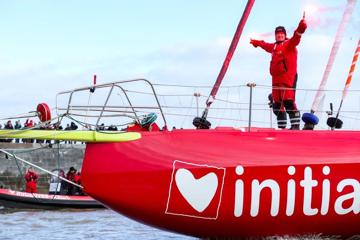 LES SABLES D'OLONNE, FRANCE - 30 JANVIER 2025 : Le skipper d'Initiatives-Cœur Sam Davies (GBR) est photographié après avoir pris la 13e place du Vendée Globe, le 30 janvier 2025 aux Sables d'Olonne, France - (Photo by Lloyd Images / Alea)