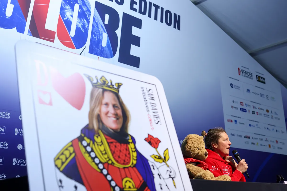 LES SABLES D'OLONNE, FRANCE - 30 JANVIER 2025 : Le skipper d'Initiatives-Cœur Sam Davies (GBR) est photographié lors de sa conférence de presse après avoir pris la 13e place du Vendée Globe, le 30 janvier 2025 aux Sables d'Olonne, France - (Photo by Lloyd Images / Alea)