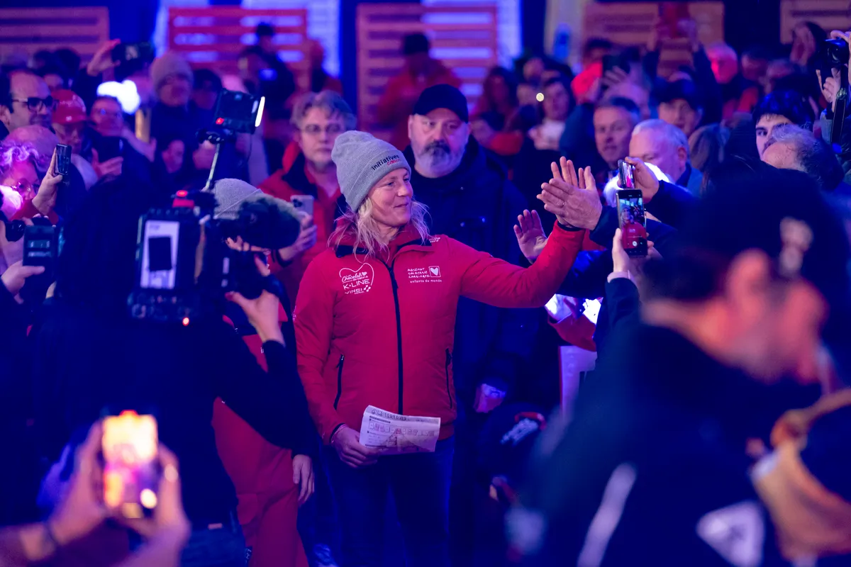 LES SABLES D'OLONNE, FRANCE - 30 JANVIER 2025 : Le skipper d'Initiatives-Cœur Sam Davies (GBR) est photographié au Skipper Finisher Club du Vendée Globe, le 30 janvier 2025 aux Sables d'Olonne, France - (Photo by Olivier Blanchet / Alea)