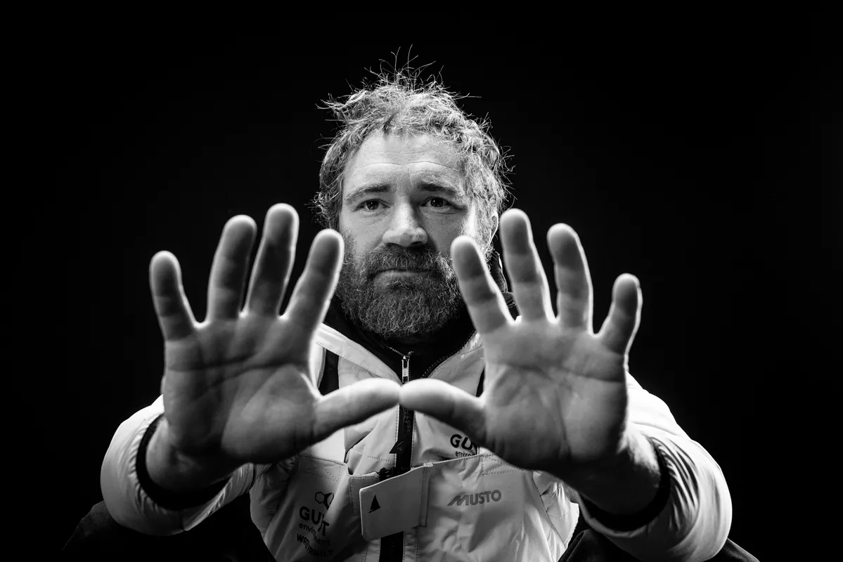 LES SABLES D'OLONNE, FRANCE - 31 JANVIER 2025 : GUYOT Environnement - Le skipper de Water Family Benjamin Dutreux (FRA) est photographié en studio après avoir pris la 10ème place du Vendée Globe, le 31 janvier 2025 aux Sables d'Olonne, France - (Photo by Lloyd Images / Alea)