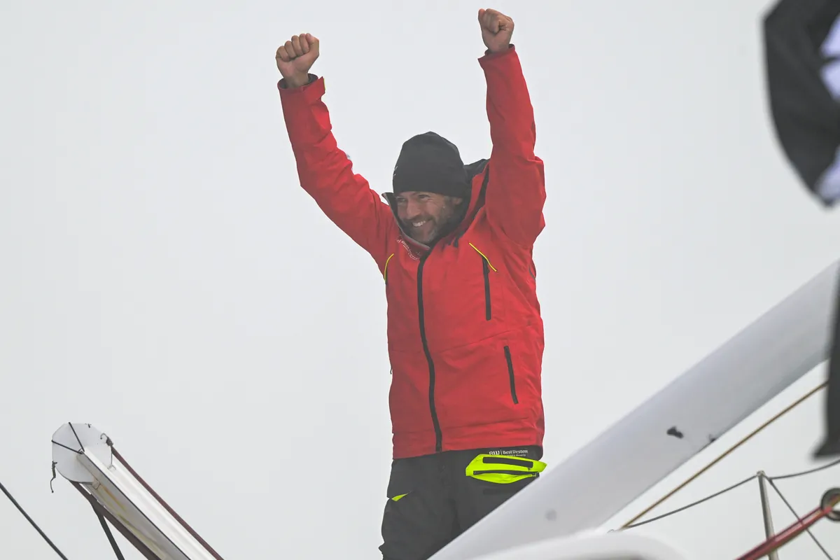 LES SABLES D'OLONNE, FRANCE - 02 FEVRIER 2025 : Le skipper de Fortinet - Best Western Romain Attanasio (FRA) fête sa 14ème place dans le Vendée Globe, le 02 février 2025 aux Sables d'Olonne, France - (Photo by Olivier Blanchet / Alea)