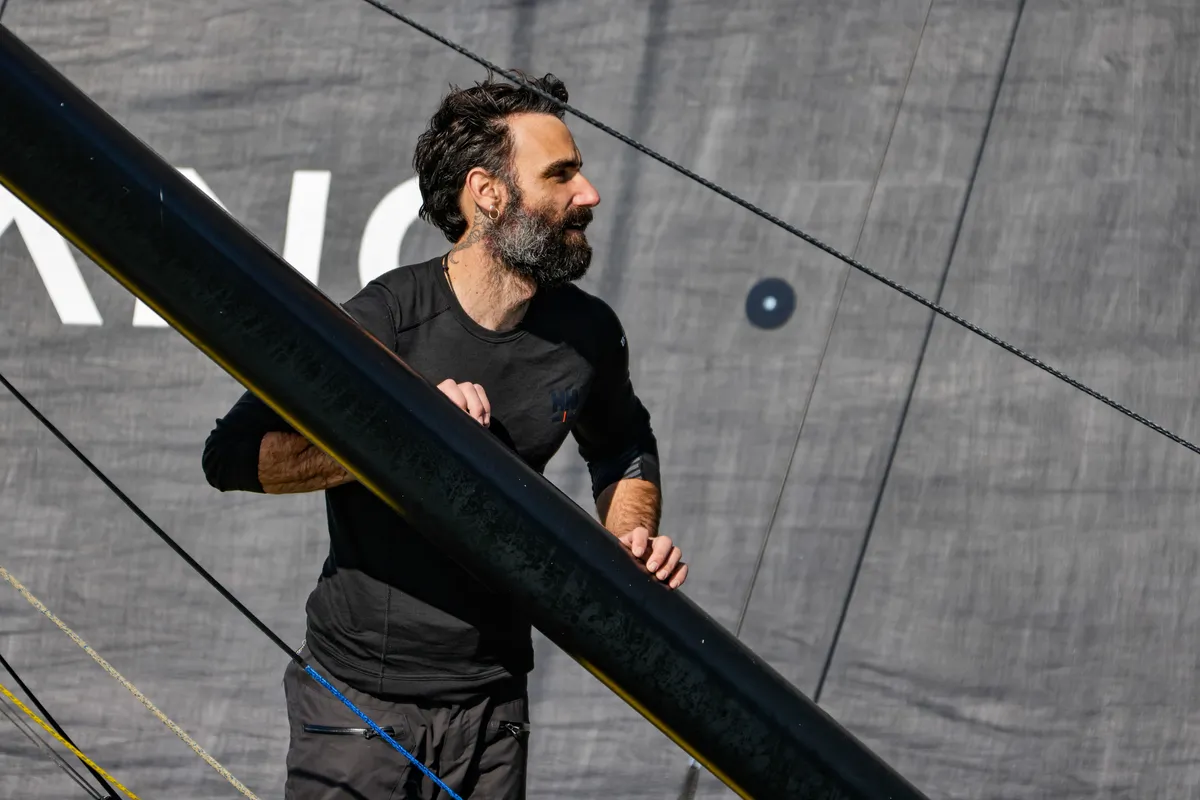 LES SABLES D'OLONNE, FRANCE - 03 FEVRIER 2025 : Alan Roura (SUI), skipper de Hublot, est photographié après avoir pris la 18e place du Vendée Globe, le 03 février 2025 aux Sables d'Olonne, France - (Photo by Anne Beauge / Alea)