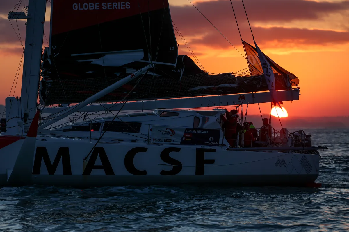 LES SABLES D'OLONNE, FRANCE - 04 FEVRIER 2025 : Isabelle Joschke (GER-FRA), skipper de MACSF, est photographiée dans le chenal après avoir pris la 19ème place du Vendée Globe, le 04 février 2025 aux Sables d'Olonne, France - (Photo by Jean-Marie Liot / Alea)
