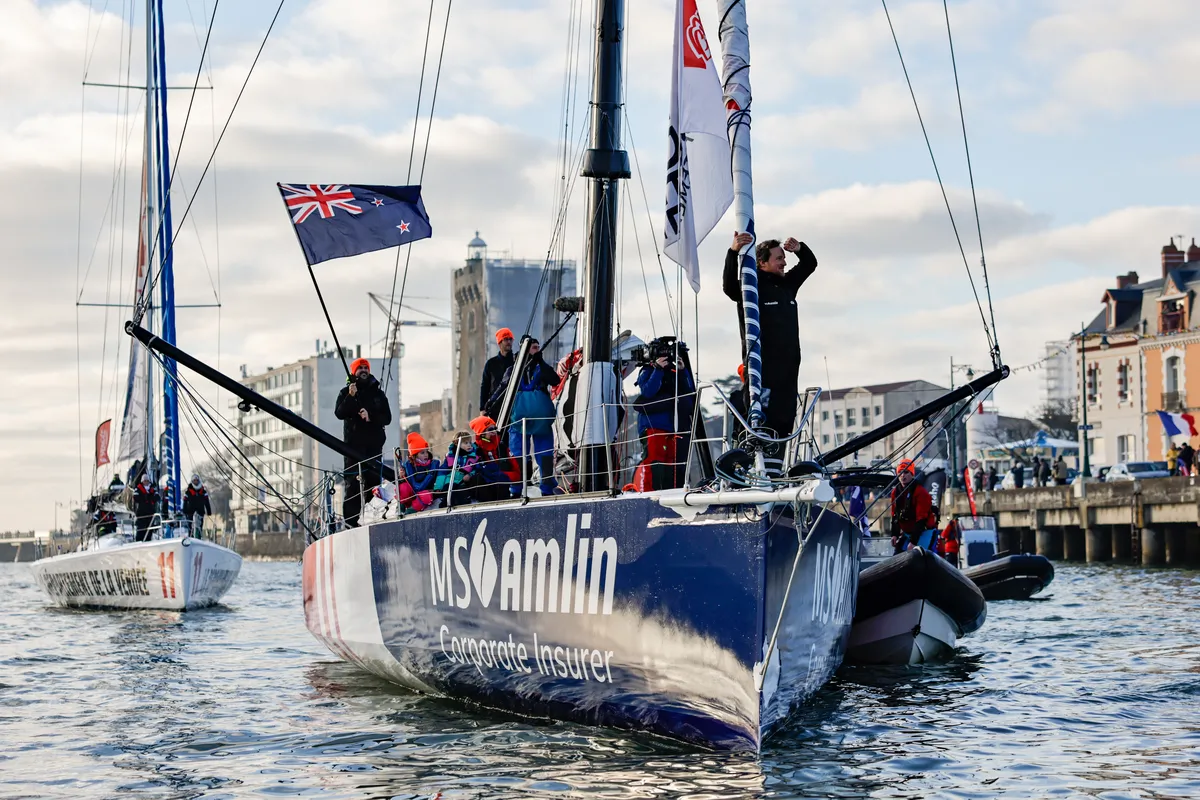 LES SABLES D'OLONNE, FRANCE - 04 FEVRIER 2025 : Le skipper de MS Amlin, Conrad Colman (NZL), est photographié dans le chenal après avoir pris la 21e place du Vendée Globe, le 04 février 2025 aux Sables d'Olonne, France - (Photo by Anne Beauge / Alea)