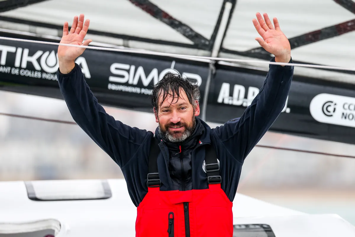LES SABLES D'OLONNE, FRANCE - 09 FEVRIER 2025 : Le skipper de Fives Group - Lantana Environnement Louis Duc (FRA) est photographié après avoir pris la 26ème place du Vendée Globe, le 09 février 2025 aux Sables d'Olonne, France - (Photo by Jean-Marie Liot / Alea)