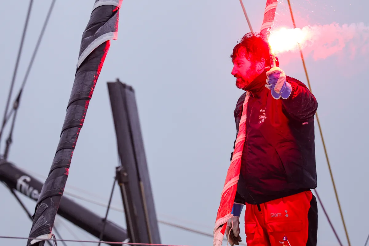 LES SABLES D'OLONNE, FRANCE - 09 FEVRIER 2025 : Le skipper de Fives Group - Lantana Environnement Louis Duc (FRA) est photographié dans le chenal après avoir pris la 26ème place du Vendée Globe, le 09 février 2025 aux Sables d'Olonne, France - (Photo by Jean-Marie Liot / Alea)
