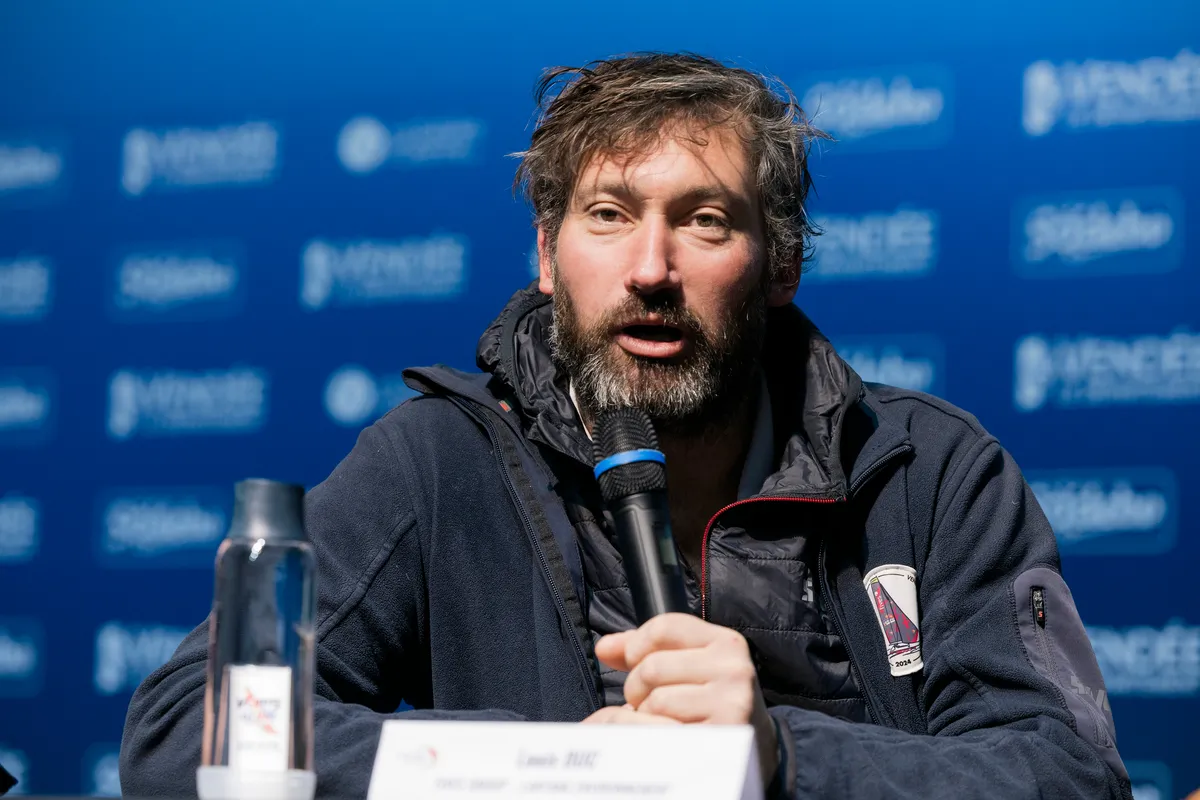 LES SABLES D'OLONNE, FRANCE - 09 FEVRIER 2025 : Louis Duc (FRA), skipper de Fives Group - Lantana Environnement, et Sébastien Marsset (FRA), skipper de FOUSSIER, sont photographiés lors de leur conférence de presse après avoir pris les 26ème et 27ème places du Vendée Globe, le 09 février 2025 aux Sables d'Olonne, France - (Photo by Jean-Marie LIOT / Alea)