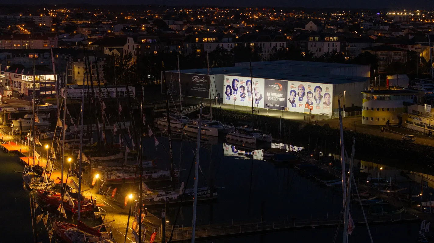LES SABLES D'OLONNE, FRANCE - 10 FEVRIER 2025 : Des pontons avec des Imoca arrivant au Vendée Globe sont photographiés, le 10 février 2025 aux Sables d'Olonne, France - (Photo by Fred Olivier / Nefsea / Alea)