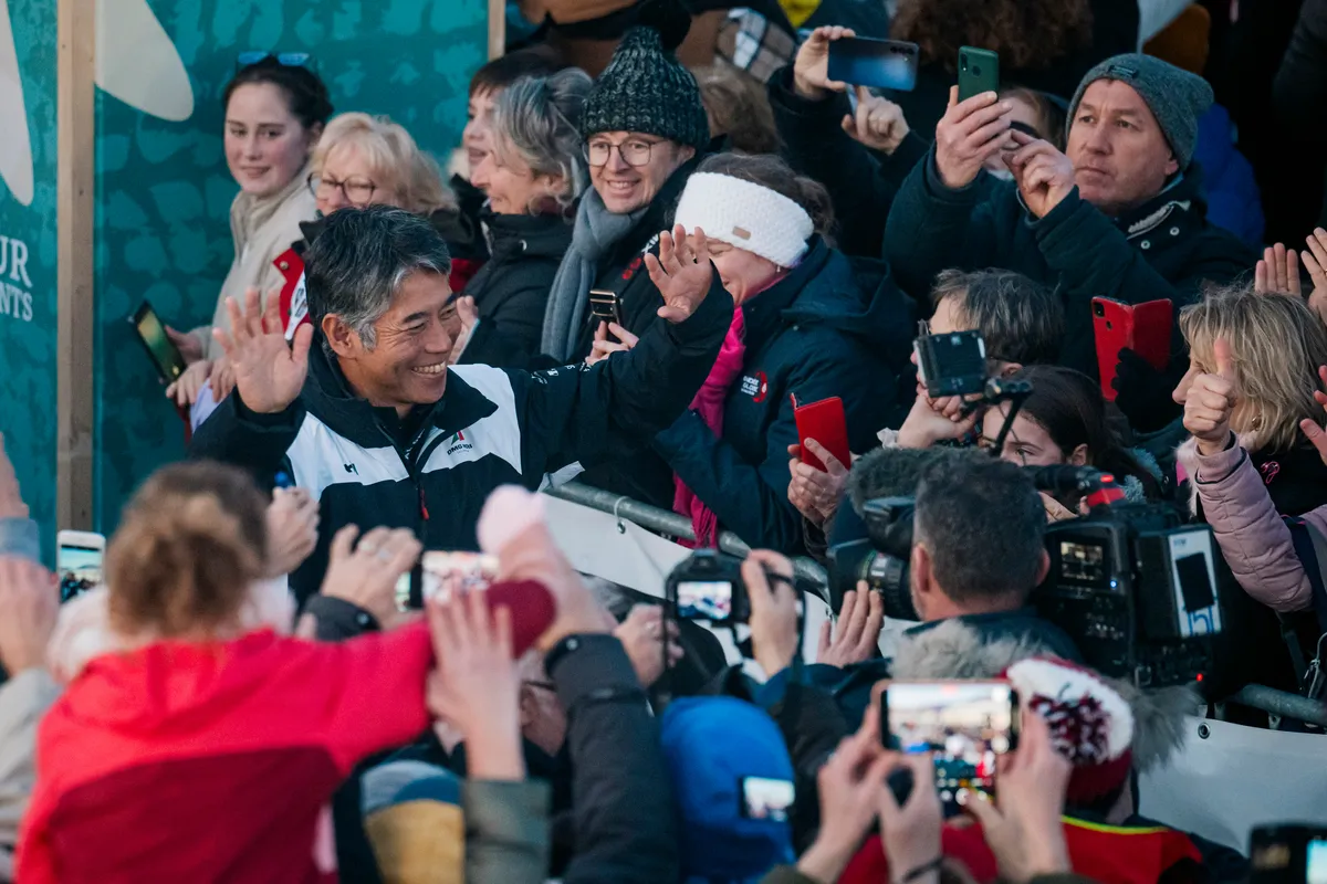 LES SABLES D'OLONNE, FRANCE - 10 FEVRIER 2025 : Le Club des Skippers Finishers composé du skipper de DMG MORI Global One Kojiro Shiraishi (JAP), de la skipper de DeVenir Violette Dorange (FRA), du skipper de Fives Group - Lantana Environnement Louis Duc (FRA) et du skipper de FOUSSIER Sébastien Marsset (FRA) est photographié dans le village d'arrivée du Vendée Globe, le 10 février 2025 aux Sables d'Olonne, France - (Photo by Vincent Curutchet / Alea)