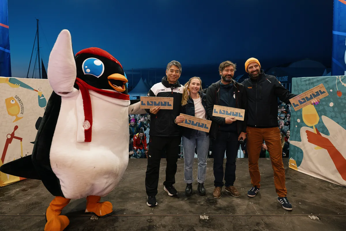 LES SABLES D'OLONNE, FRANCE - 10 FEVRIER 2025 : Le Club des Skippers Finishers composé du skipper de DMG MORI Global One Kojiro Shiraishi (JAP), de la skipper de DeVenir Violette Dorange (FRA), du skipper de Fives Group - Lantana Environnement Louis Duc (FRA) et du skipper de FOUSSIER Sébastien Marsset (FRA) est photographié dans le village d'arrivée du Vendée Globe, le 10 février 2025 aux Sables d'Olonne, France - (Photo by Vincent Curutchet / Alea)