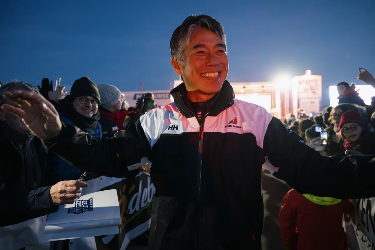 LES SABLES D'OLONNE, FRANCE - 10 FEVRIER 2025 : Le Club des Skippers Finishers composé du skipper de DMG MORI Global One Kojiro Shiraishi (JAP), de la skipper de DeVenir Violette Dorange (FRA), du skipper de Fives Group - Lantana Environnement Louis Duc (FRA) et du skipper de FOUSSIER Sébastien Marsset (FRA) est photographié dans le village d'arrivée du Vendée Globe, le 10 février 2025 aux Sables d'Olonne, France - (Photo by Vincent Curutchet / Alea)