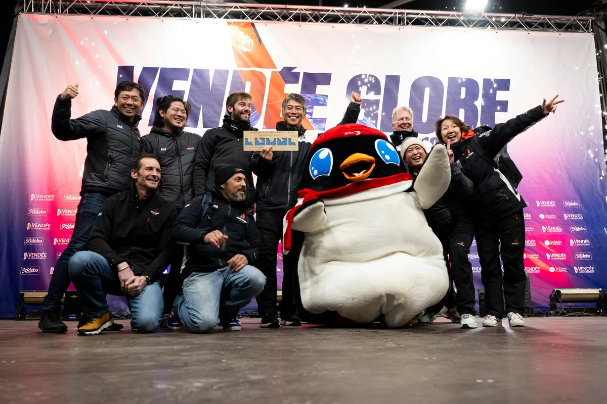 LES SABLES D'OLONNE, FRANCE - 10 FEVRIER 2025 : Le Club des Skippers Finishers composé du skipper de DMG MORI Global One Kojiro Shiraishi (JAP), de la skipper de DeVenir Violette Dorange (FRA), du skipper de Fives Group - Lantana Environnement Louis Duc (FRA) et du skipper de FOUSSIER Sébastien Marsset (FRA) est photographié dans le village d'arrivée du Vendée Globe, le 10 février 2025 aux Sables d'Olonne, France - (Photo by Vincent Curutchet / Alea)