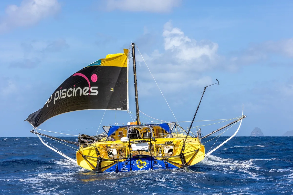 LE MARIN, MARTINIQUE - 12 FEVRIER 2025 : Arnaud Boissières (FRA), skipper de La Mie Caline, arrive au Marin, Martinique, sous gréement de fortune après un démâtage lors du Vendée Globe, le 12 février 2025 aux Sables d'Olonne, France - (Photo Marc Marsillon / Vendée Globe)