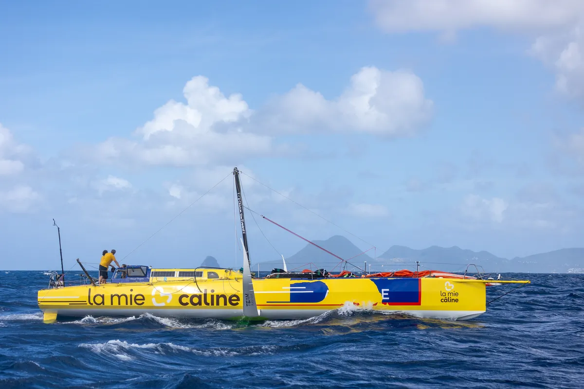 LE MARIN, MARTINIQUE - 12 FEVRIER 2025 : Arnaud Boissières (FRA), skipper de La Mie Caline, arrive au Marin, Martinique, sous gréement de fortune après un démâtage lors du Vendée Globe, le 12 février 2025 aux Sables d'Olonne, France - (Photo Marc Marsillon / Vendée Globe)