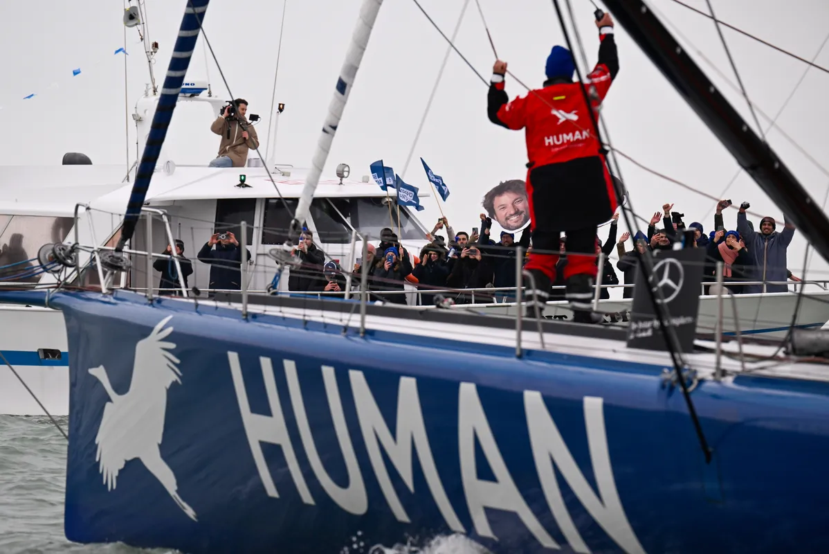 LES SABLES D'OLONNE, FRANCE - 14 FEVRIER 2025 : Le skipper de HUMAN Immobilier Antoine Cornic (FRA) fête avec son équipe et ses partenaires sa 28ème place dans le Vendée Globe, le 14 février 2025 aux Sables d'Olonne, France - (Photo by Jean-Louis Carli / Alea)