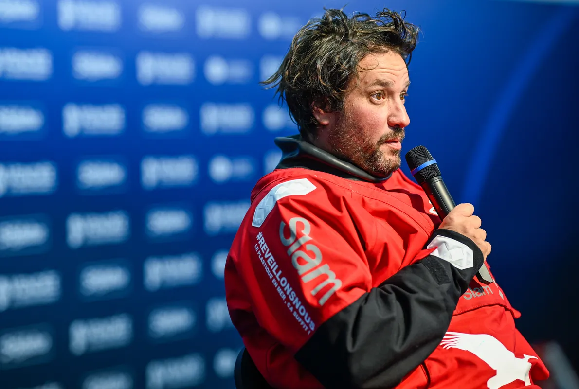 LES SABLES D'OLONNE, FRANCE - 14 FEVRIER 2025 : Le skipper de HUMAN Immobilier Antoine Cornic (FRA) est photographié lors de sa conférence de presse après avoir pris la 28e place du Vendée Globe, le 14 février 2025 aux Sables d'Olonne, France - (Photo by Jean-Louis Carli / Alea)