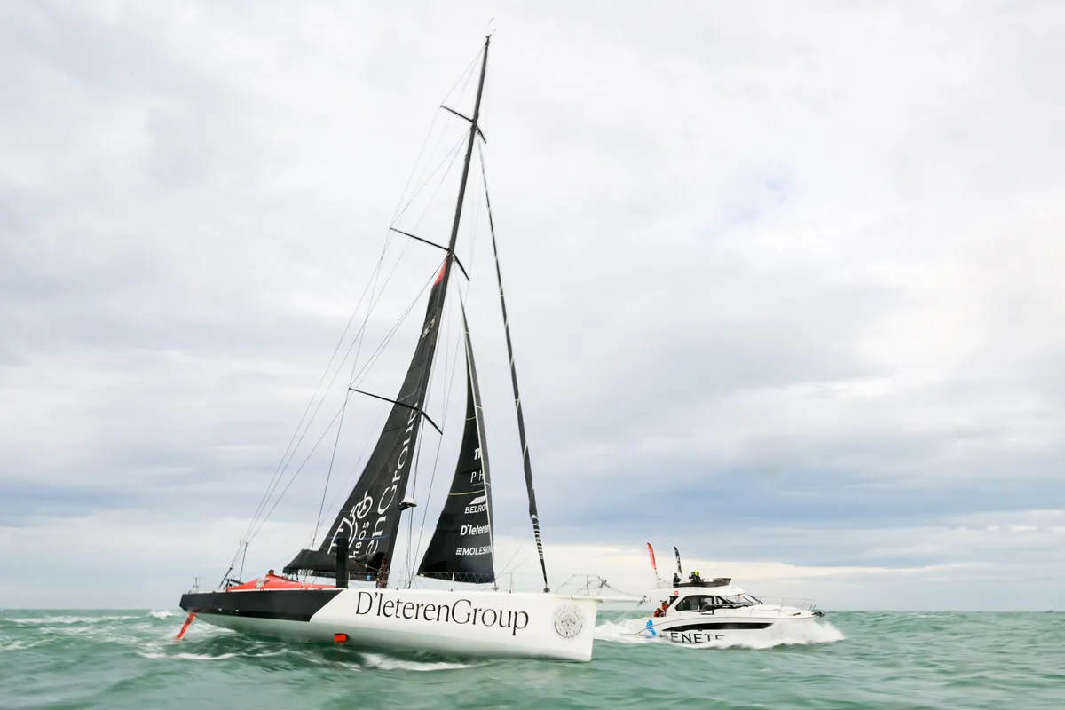 LES SABLES D'OLONNE, FRANCE - 08 MARS 2025 : Le skipper de D'Ieteren Group Denis Van Weynbergh (BEL) est photographié à la dernière place du Vendée Globe, 1 jour après que la ligne d'arrivée ait été fermée sportivement, donc non classée, le 08 mars 2025 aux Sables d'Olonne, France - (Photo by Olivier Blanchet / Alea)