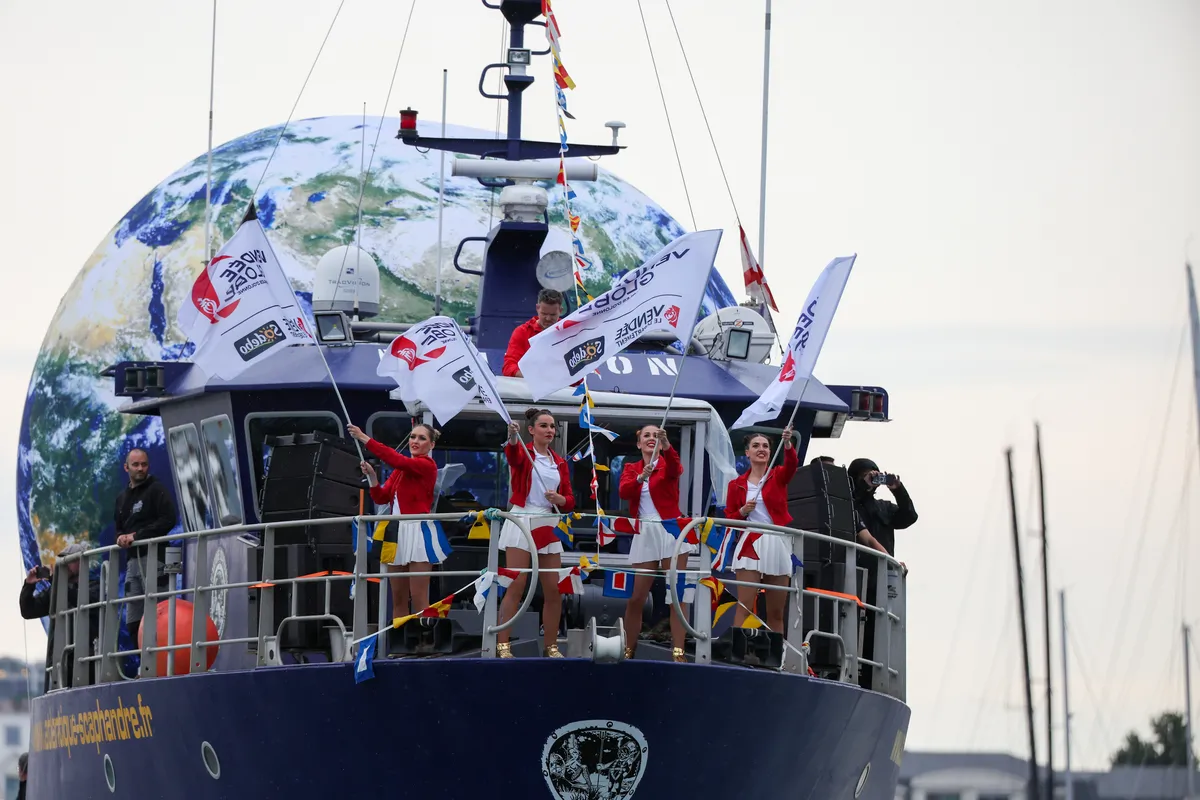 LES SABLES D'OLONNE, FRANCE - 10 MAI 2025 : Des skippers et diverses activités sont photographiés lors de la parade nautique de la remise des prix du Vendée Globe, le 10 mai 2025 aux Sables d'Olonne, France - (Photo by Jean-Marie Liot / Alea)