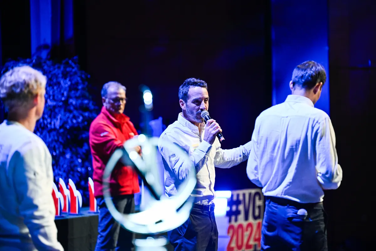 LES SABLES D'OLONNE, FRANCE - 10 MAI 2025 : Louis Burton (FRA), skipper retraité de Bureau Vallée, lors de la cérémonie de remise des prix du Vendée Globe, le 10 mai 2025 aux Sables d'Olonne, France - (Photo by Jean-Louis Carli / Alea)