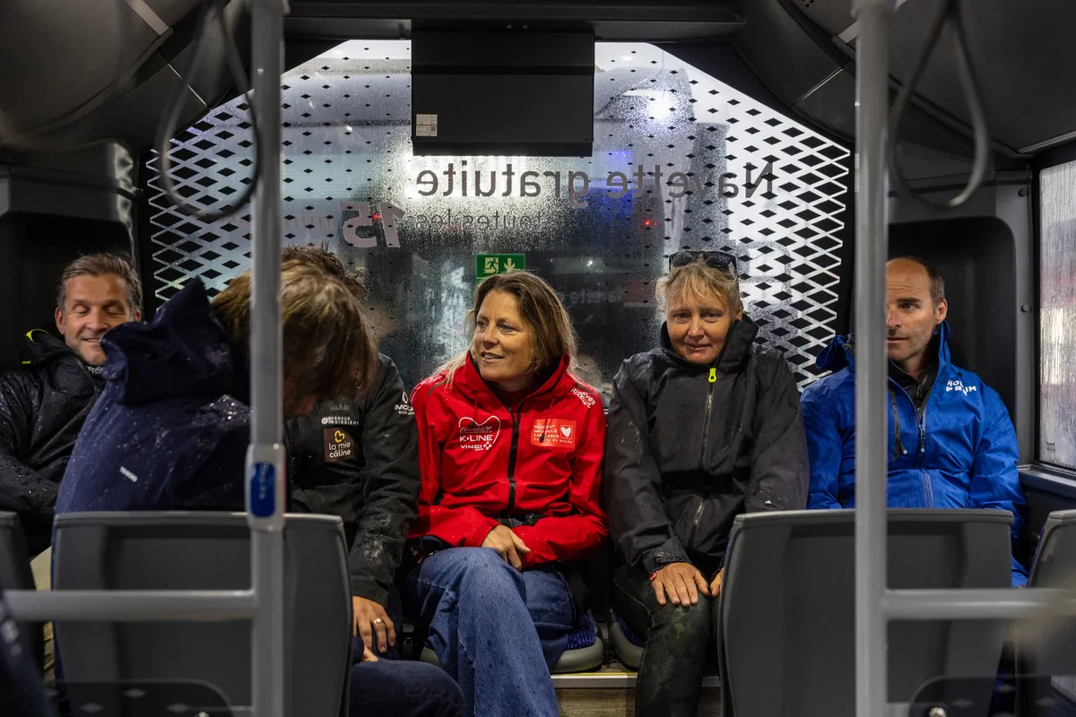 LES SABLES D'OLONNE, FRANCE - 10 MAI 2025 : Les skippers sont photographiés dans un bus après la parade nautique de la remise des prix du Vendée Globe, le 10 mai 2025 aux Sables d'Olonne, France - (Photo by Jean-Marie Liot / Alea)