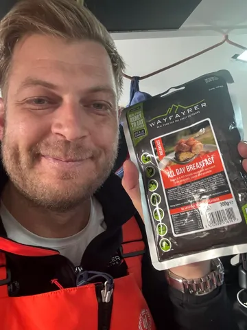 COURSE, 13 NOVEMBRE 2024 : Photo envoyée depuis le bateau Tut Gut. Naviguant lors de la course à la voile du Vendée Globe le 13 novembre 2024. (Photo du skipper Oliver Heer)
