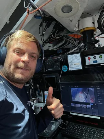 COURSE, 27 NOVEMBRE 2024 : Photo envoyée depuis le bateau Tut Gut. Naviguant lors de la course à la voile du Vendée Globe le 27 novembre 2024. (Photo du skipper Oliver Heer)