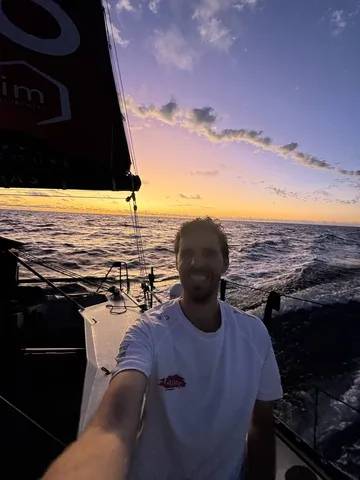 LE 27 NOVEMBRE 2024 : Photo envoyée depuis le bateau Lazare lors de la course à la voile du Vendée Globe le 27 novembre 2024. (Photo du skipper Tanguy Le Turquais)
