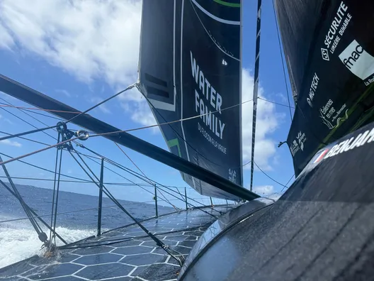 COURSE, 17 JANVIER 2025 : Photo envoyée depuis le bateau GUYOT Environnement - Water Family lors de la course à la voile du Vendée Globe le 17 janvier 2025. (Photo du skipper Benjamin Dutreux)