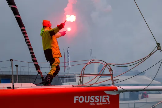 LES SABLES D'OLONNE, FRANCE - 09 FEVRIER 2025 : Sébastien Marsset (FRA), skipper de FOUSSIER, est photographié dans le chenal après avoir pris la 27e place du Vendée Globe, le 09 février 2025 aux Sables d'Olonne, France - (Photo by Jean-Marie Liot / Alea)