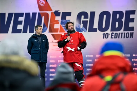 LES SABLES D'OLONNE, FRANCE - 14 FEVRIER 2025 : Le skipper de HUMAN Immobilier Antoine Cornic (FRA) est photographié sur scène avec Nicolas Chenechaud (Département de la Vendée) après avoir pris la 28ème place du Vendée Globe, le 14 février 2025 aux Sables d'Olonne, France - (Photo by Jean-Louis Carli / Alea)