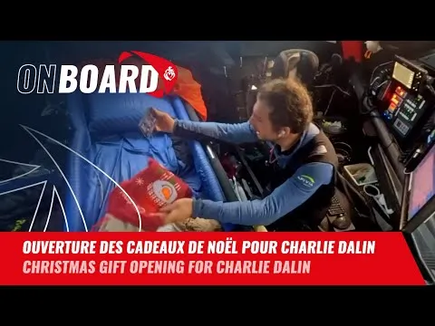 Ouverture des cadeaux de Noël pour Charlie Dalin | Vendée Globe 2024