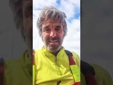La grand-voile tient bon pour Denis Van Weynbergh | Vendée Globe 2024