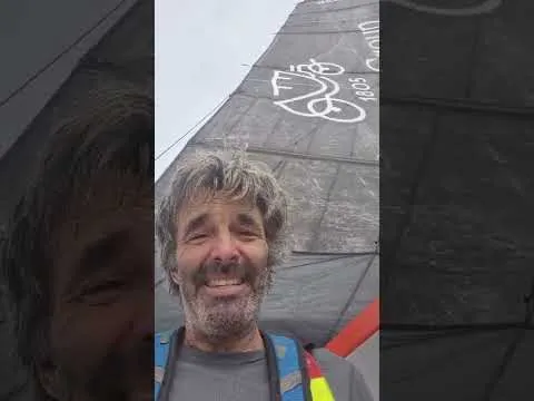 Beaucoup d'émotion pour Denis | Vendée Globe 2024