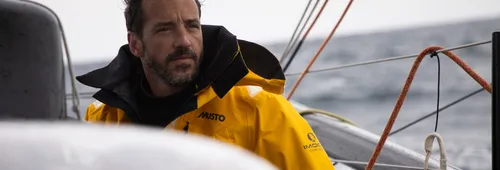 SAINT-MALO, FRANCE - 19 JUIN 2024 : Le skipper de Bureau Vallée Louis Burton (FRA) est photographié le 19 juin 2024 à Saint-Malo, France. (Photo par Benjamin Sellier)