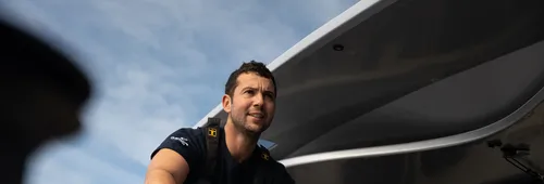 LORIENT, FRANCE - 1ER JANVIER 2020 : Le skipper de Freelance.com, Guirec Soudée (FRA), s'entraîne le 1er janvier 2020 au large de Lorient, France - Photo Adrien Cordier