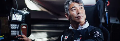 LORIENT, FRANCE - 10 OCTOBRE 2024 : Le skipper de DMG MORI Global One, Kojiro Shiraishi (JAP), est photographié le 10 octobre 2024 au large de Lorient, France - Photo par Josselin Didou - Qaptur / DMG MORI Global One