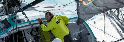 LORIENT, FRANCE - 27 SEPTEMBRE 2024 : Le skipper de VULNERABLE, Sam Goodchild (GBR), à l'entraînement, le 27 septembre 2024 au large de Groix, France - Photo Pierre Bouras