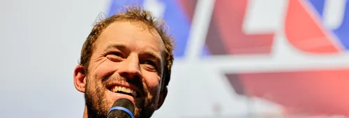 LES SABLES D'OLONNE, FRANCE - 25 JANVIER 2025 : Le skipper de VULNERABLE Sam Goodchild (GBR) est photographié lors de sa conférence de presse après avoir pris la 9ème place du Vendée Globe, le 25 janvier 2025 aux Sables d'Olonne, France - (Photo by Anne Beauge / Alea)
