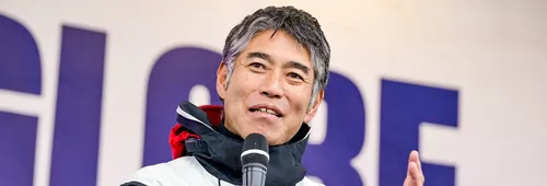 LES SABLES D'OLONNE, FRANCE - 09 FEVRIER 2025 : Le skipper de DMG MORI Global One Kojiro Shiraishi (JAP) est photographié après avoir pris la 24ème place du Vendée Globe, le 09 février 2025 aux Sables d'Olonne, France - (Photo by Olivier Blanchet / Alea)
