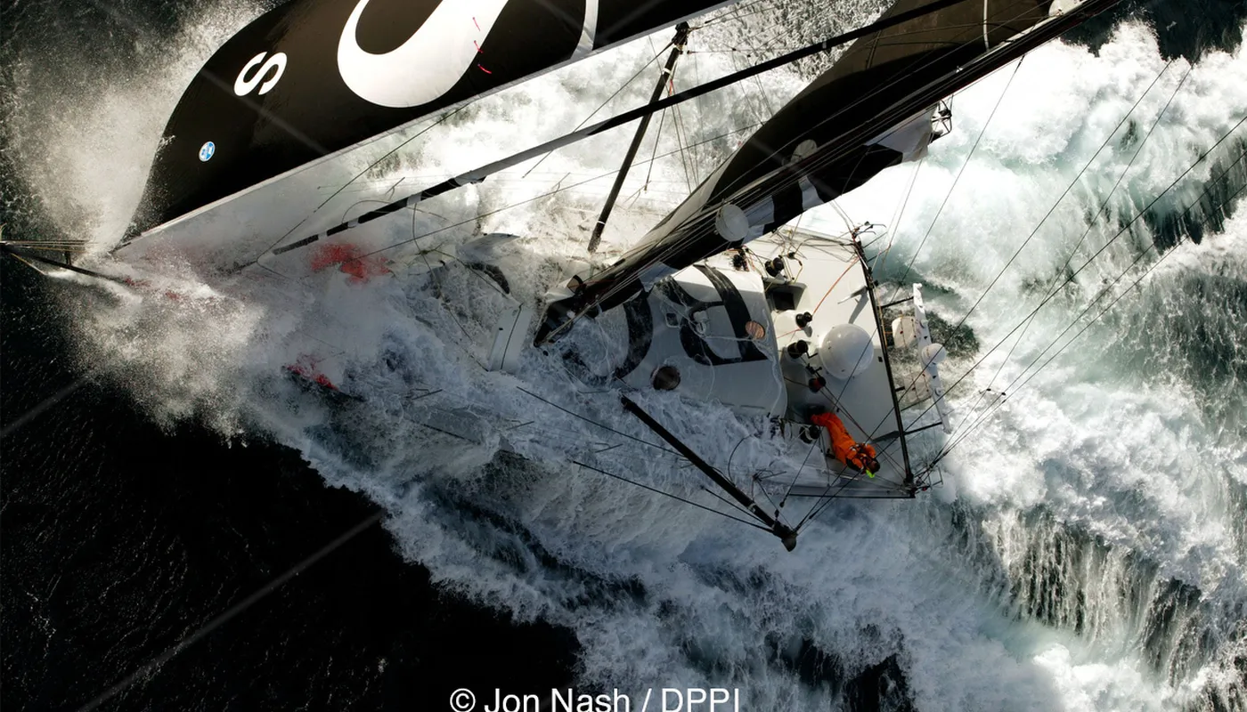 HUGO BOSS / SKIPPER : ALEX THOMSON (UK) 