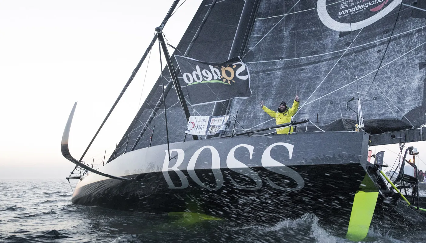 Podium à l'Arrivée de Alex Thomson (GBR), skipper Hugo Boss, deuxième du Vendee Globe, aux Sables d'Olonne, France, le 20 Janvier 2017