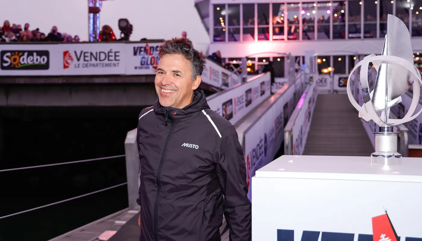 LES SABLES D'OLONNE, FRANCE - 10 NOVEMBRE 2024 : Les 40 concurrents IMOCA sont photographiés avant la ligne de départ de la 10e édition du Vendée Globe, le 10 novembre 2024 aux Sables d'Olonne, France. (Photo par Anne Beauge / Alea)