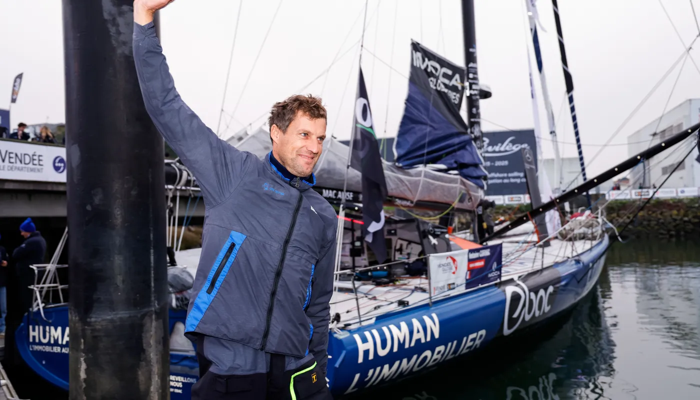 LES SABLES D'OLONNE, FRANCE - 10 NOVEMBRE 2024 : Les 40 concurrents IMOCA sont photographiés avant la ligne de départ de la 10e édition du Vendée Globe, le 10 novembre 2024 aux Sables d'Olonne, France. (Photo par Anne Beauge / Alea)