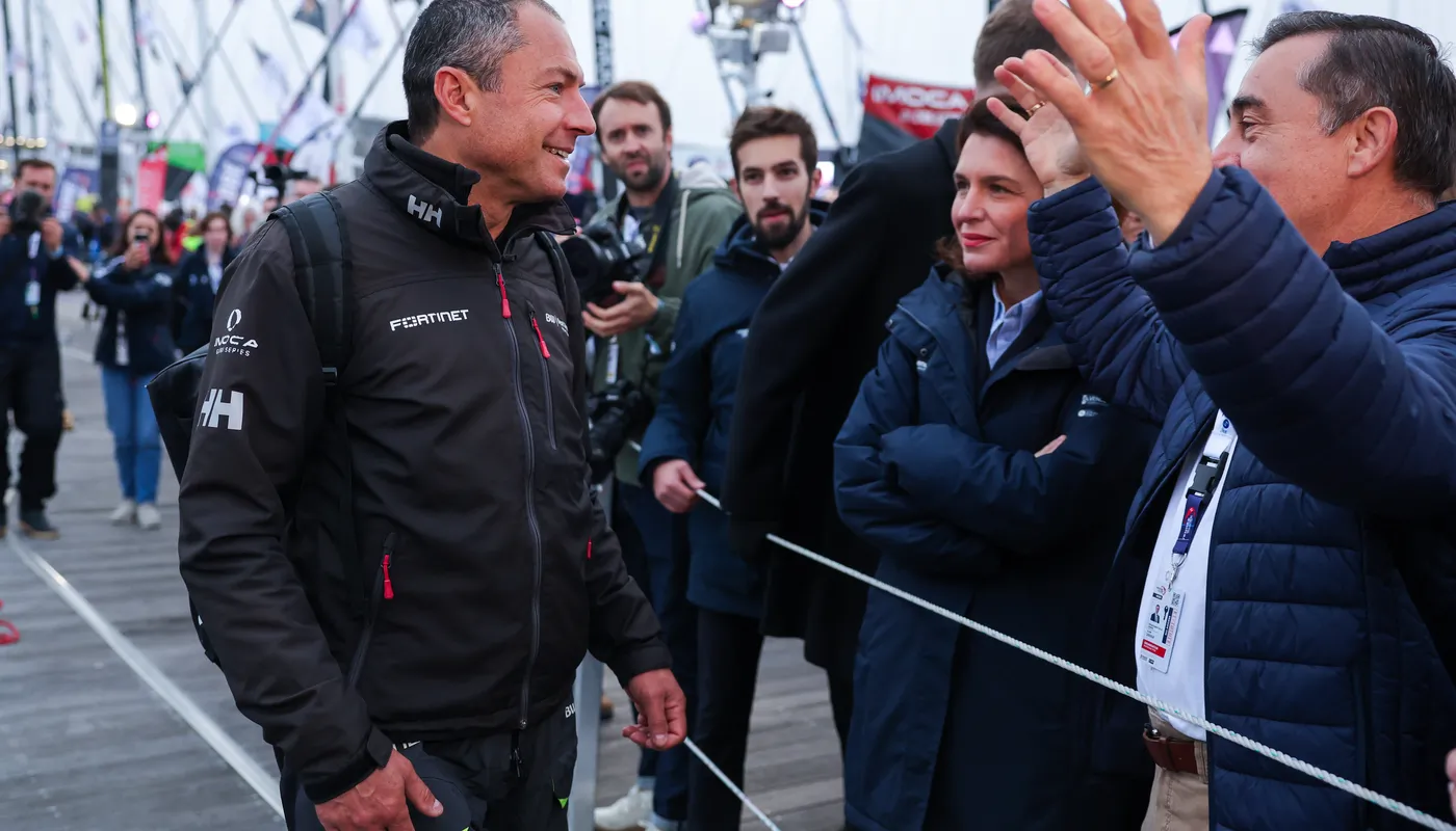 LES SABLES D'OLONNE, FRANCE - 10 NOVEMBRE 2024 : Les 40 concurrents IMOCA sont photographiés avant la ligne de départ de la 10e édition du Vendée Globe, le 10 novembre 2024 aux Sables d'Olonne, France. (Photo par Jean-Marie Liot / Alea)